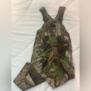 Realtree Camouflage Kids Bodysuit coveralls- no size tag 3T- see pics for wear